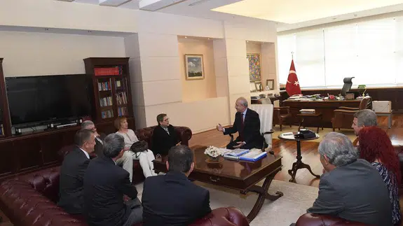 Kılıçdaroğlu Dil Derneği Yöneticilerini Ziyaret Etti