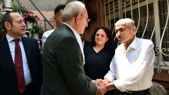KILIÇDAROĞLU'NDAN AYKIRI AİLESİNE ZİYARET