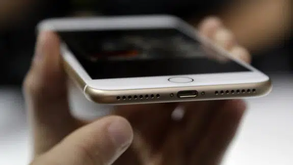 iPhone 8'i bekleyenlere kötü haber