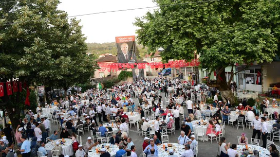 CHP'nin Cumhurbaşkanı Adayı Muharrem İnce, iftar yemeğinde