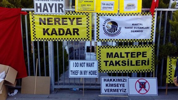 Taksicilerin Uber eylemine CHP'den destek