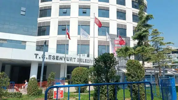 Esenyurt Belediyesi'ne operasyon: 17 kişi gözaltına alındı, 2 kişi aranıyor