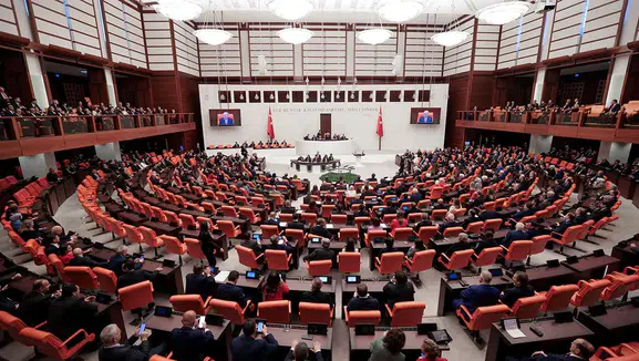 İYİ Partili Çirkin, TBMM'deki süreç komisyonun hukuki durumunu sordu