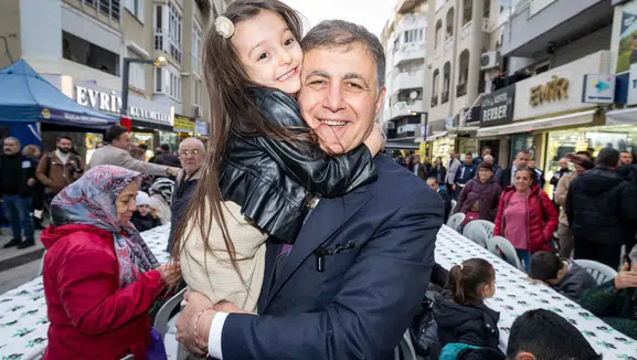 Cemil Tugay: Birlikte Zorlukları Aşacağız, Buca'da Umut Dolu İftar!