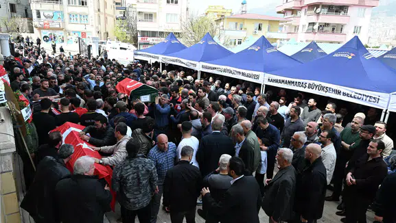 Kahramanmaraş’ta okul saldırısında yaşamını yitiren 8 öğrenci ve öğretmen Ayla Kara son yolculuğuna uğurlandı