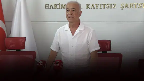 İzmir Seferihisar'da CHP'li Fuat Gümüş, başkan vekili olarak seçildi