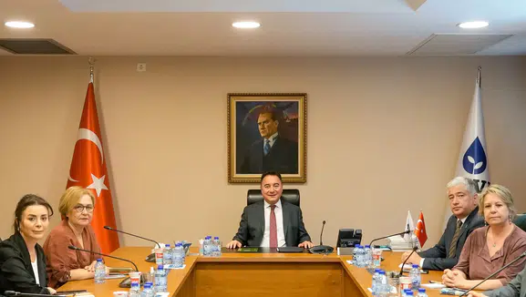 Ali Babacan: Yeni Yol Grubu ile Seçim İttifakı için Partilerle Görüşmeler Devam Ediyor