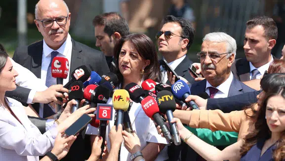 DEM Parti İmralı Heyeti, Abdullah Öcalan ile görüşmek üzere yola çıktı