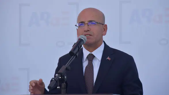 Mehmet Şimşek: Küresel belirsizlikler geçici, ekonomi güçlü şekilde toparlanacak