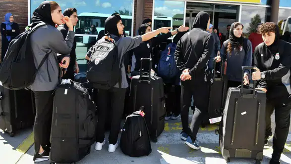 İranlı kadın futbolcular, sığınma başvurusunu geri çekip Türkiye sınırından ülkelerine döndü