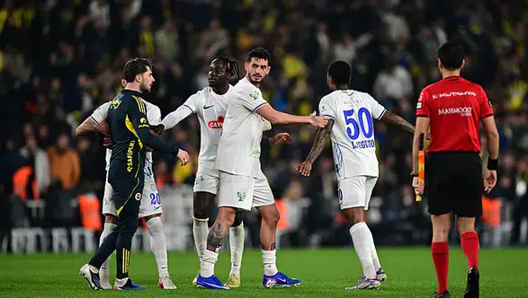 Fenerbahçe evinde yıkıldı: Rizespor beraberliği şampiyonluk yarışında hesapları değiştirdi