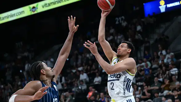 Fenerbahçe Beko Uzatmalarda Güldü! Anadolu Efes’i Eleyerek Finale Yükseldi