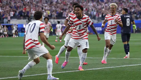ABD, Dünya Kupası’na fırtına gibi başladı! Ev sahibi ekip Paraguay’ı 4-1 mağlup etti