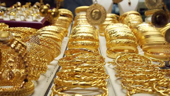 Altın Fiyatları Haftaya Sert Düşüşle Başladı: Gram Altın 6 Bin 125 TL’ye Geriledi