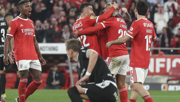 Benfica'da Pavlidis hat-trick yaptı, eski Fenerbahçeli Duran gol attı