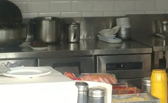 İstanbul'daki 3 kişinin hayatını kaybettiği zehirlenme vakasında 7 kişi gözaltına alındı