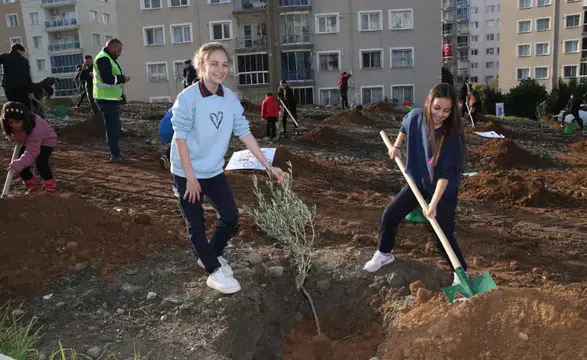 Çiğli Belediyesi, yeşil dönüşümle doğa dostu bir ilçe yaratıyor