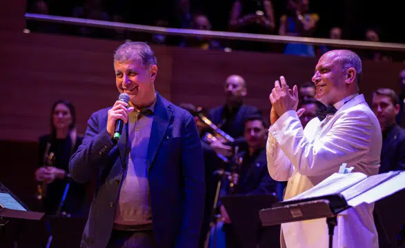 İzmir'de Edip Akbayram ve Volkan Konak anısına unutulmaz konser düzenlendi