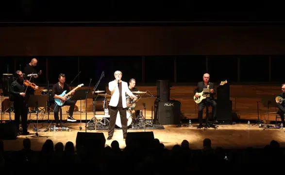 İzmir'de Teyfik Rodos'tan Cem Karaca anısına unutulmaz bir konser deneyimi