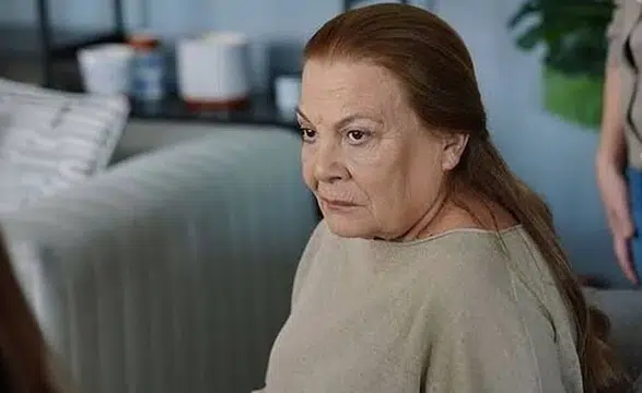 Kızılcık Şerbeti’nden ayrılan Aliye Uzunatağan sessizliğini bozdu: “Keşke benimle konuşsaydı”