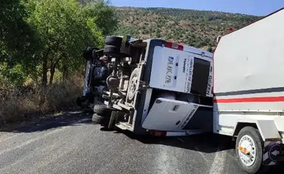 Balıkesir’de tarım işçilerini taşıyan traktör römorku devrildi: 23 yaralı