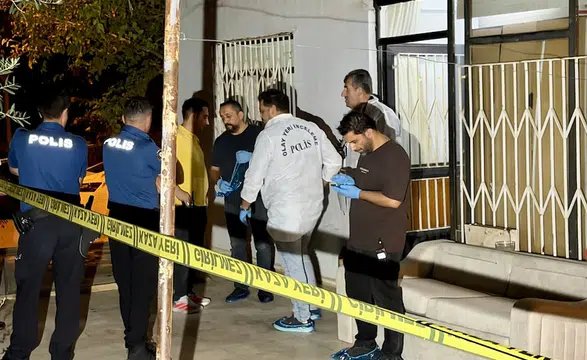 Antalya'da Kadın Cinayeti! 27 Yaşındaki Genç Birlikte Yaşadığı Kadını Kaynar Suyla Yakıp Boğarak Öldürdü