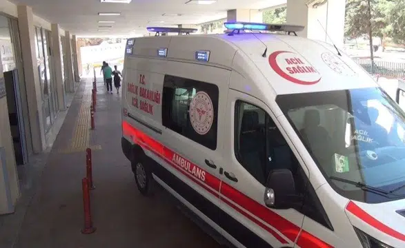 Velinin Okula Getirdiği Yaprak Sarmasından Yiyen 12 Öğrenci Hastanelik Oldu!