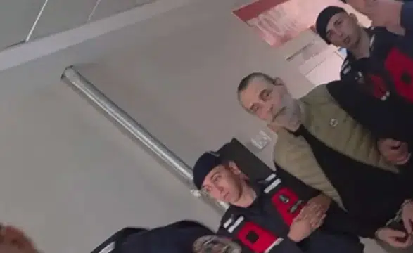 Erdal Beşikçioğlu hastanede görüntülendi! Sağlık durumuna ilişkin açıklama bekleniyor