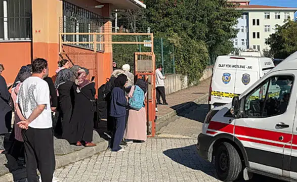 6. Sınıf Öğrencisi, “Dedikodumu Yaptın” Diyerek Arkadaşını Bıçakladı İddiası!