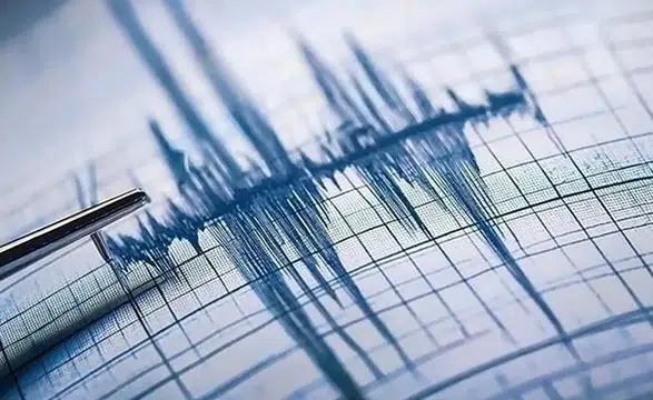Japonya'da 7 Büyüklüğünde Deprem! Tokyo da Sallandı, Tsunami Açıklaması Geldi