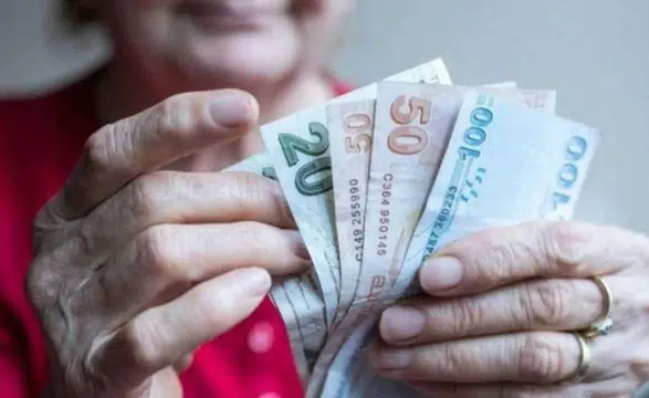 Emekliye yeni maaş sistemi gündemde: Çok prim ödeyen daha yüksek maaş alacak