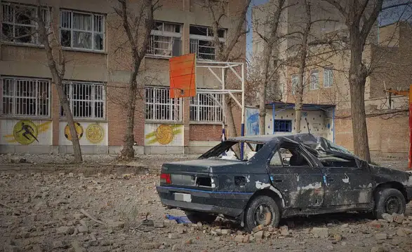 ABD ve İsrail saldırılarında Batı Azerbaycan'daki sivil altyapıyı vurdu, eğitim ise durdu