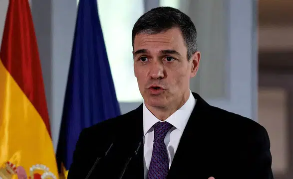 Sanchez'den Trump'a sert yanıt: "Savaşa hayır, uluslararası hukuka saygı"