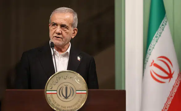 Pezeşkiyan’dan Hürmüz Boğazı Açıklaması: “Güvensizlikten ABD ve İsrail Sorumlu”
