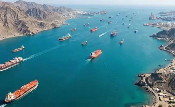 Hürmüz Boğazı’nda abluka gerilimi: Çin tankerleri geçiş yaptı, enerji piyasaları sarsılıyor