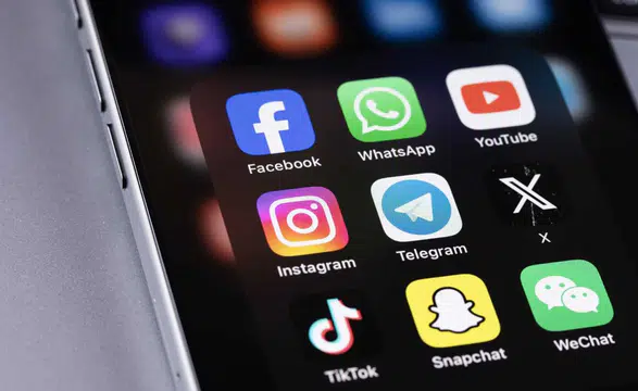 Norveç’ten 16 Yaş Altına Sosyal Medya Yasağı Hazırlığı