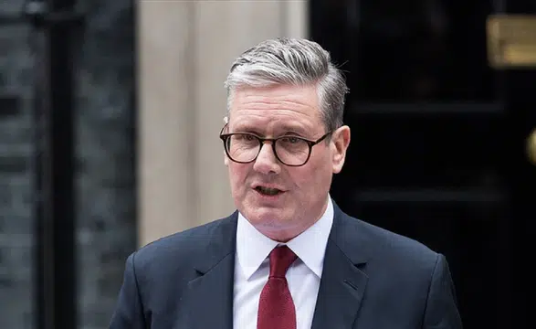 Keir Starmer’dan sosyal medya devlerine sert çağrı: “Çocukların güvenliği için ne gerekiyorsa yapacağım