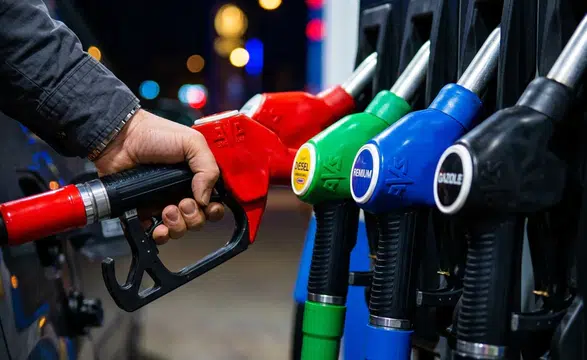 Benzine Zam Beklentisi: Litre Fiyatı Yarından İtibaren Artabilir