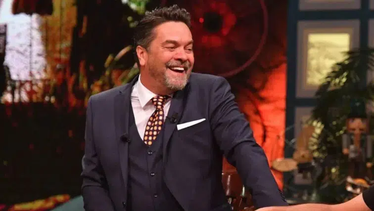 Beyaz Show Geri Dönüyor! Beyazıt Öztürk, Organize İşler Ekibiyle YouTube'da Buluşacak