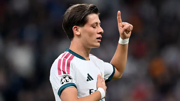 Real Madrid'den Arda Güler'e 5 Yıllık İmza! Milli Yıldızın Yeni Sözleşmesinde Sürpriz Detay