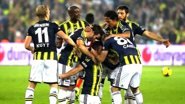 Fenerbahçe Rize'de 3 Golle Kazandı! Çaykur Rizespor'u Deplasmanda Mağlup Etti
