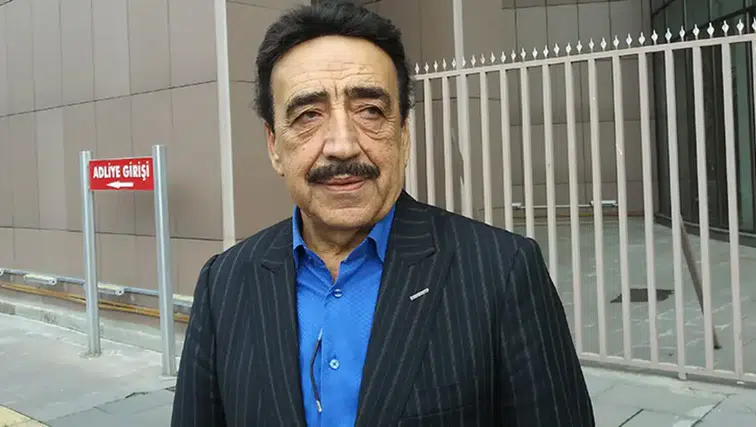 Arabesk Müziğin Usta İsmi Hakkı Bulut Sahnede Fenalaştı! Hastaneye Kaldırıldı