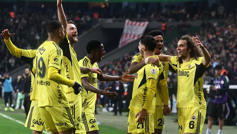Fenerbahçe Kocaelispor’u 2-0 Geçti: Galatasaray’la Puan Farkı 3’e İndi