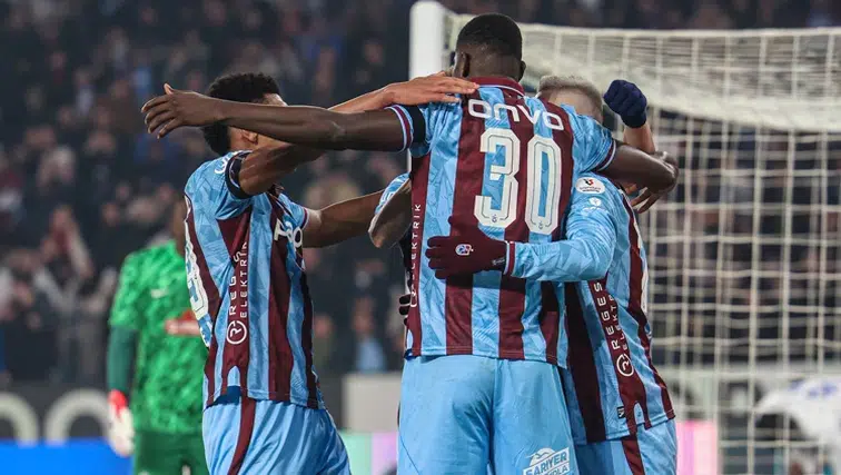 Trabzonspor, Rizespor’u 1-0 yenerek Fenerbahçe ile puanını eşitledi