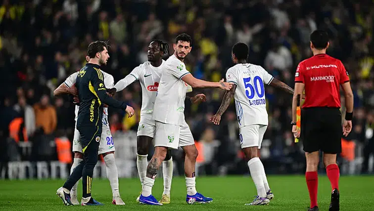 Fenerbahçe evinde yıkıldı: Rizespor beraberliği şampiyonluk yarışında hesapları değiştirdi