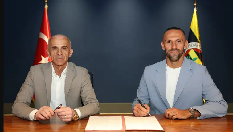 Fenerbahçe’den Transfer Bombası: Vedat Muriqi ile 3 Yıllık Sözleşme İmzalandı