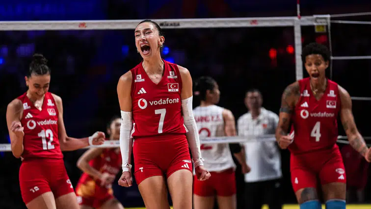 Filenin Sultanları yine Gururlandırdı: VNL'de Çin'i geçerek Finalde Brezilya'nın rakibi oldu