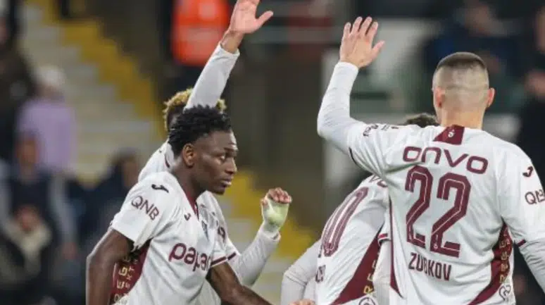 Trabzonspor, baştan sona nefes kesen maçta Başakşehir'i 4-3 mağlup etti!