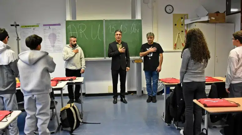 Berlin'de İlk Alevilik Dersi Gülbenk Duası ile Başladı