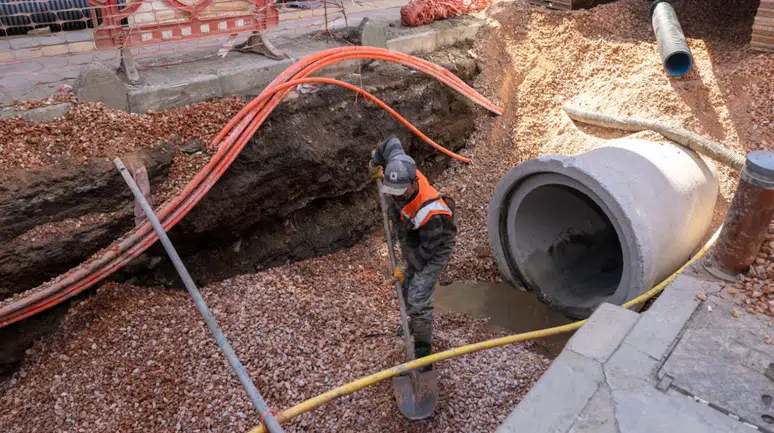 İzmir'de altyapıda tarihi dönüşüm: 3 milyar lira yatırımla su taşkını sorununa kesin çözüm getiriliyor